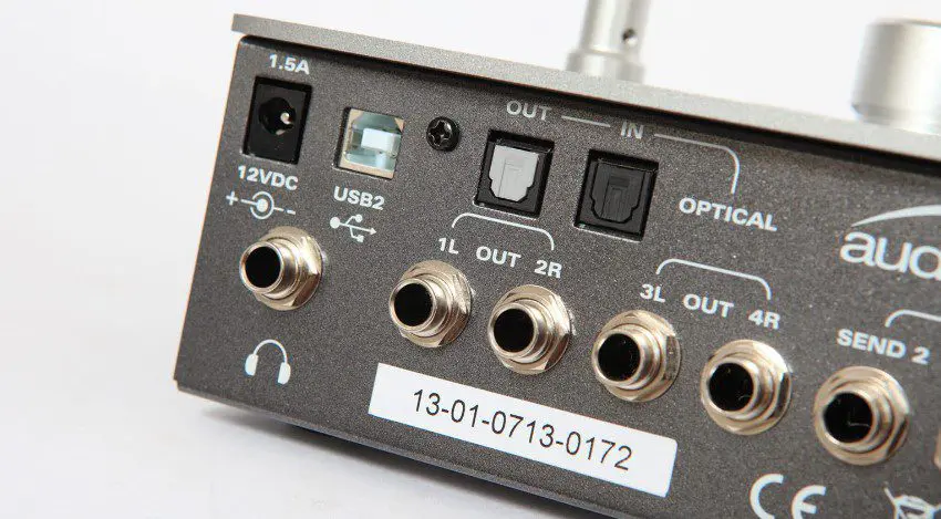 L'USB 2.0 è ancora lo standard per collegare un'interfaccia audio al computer: