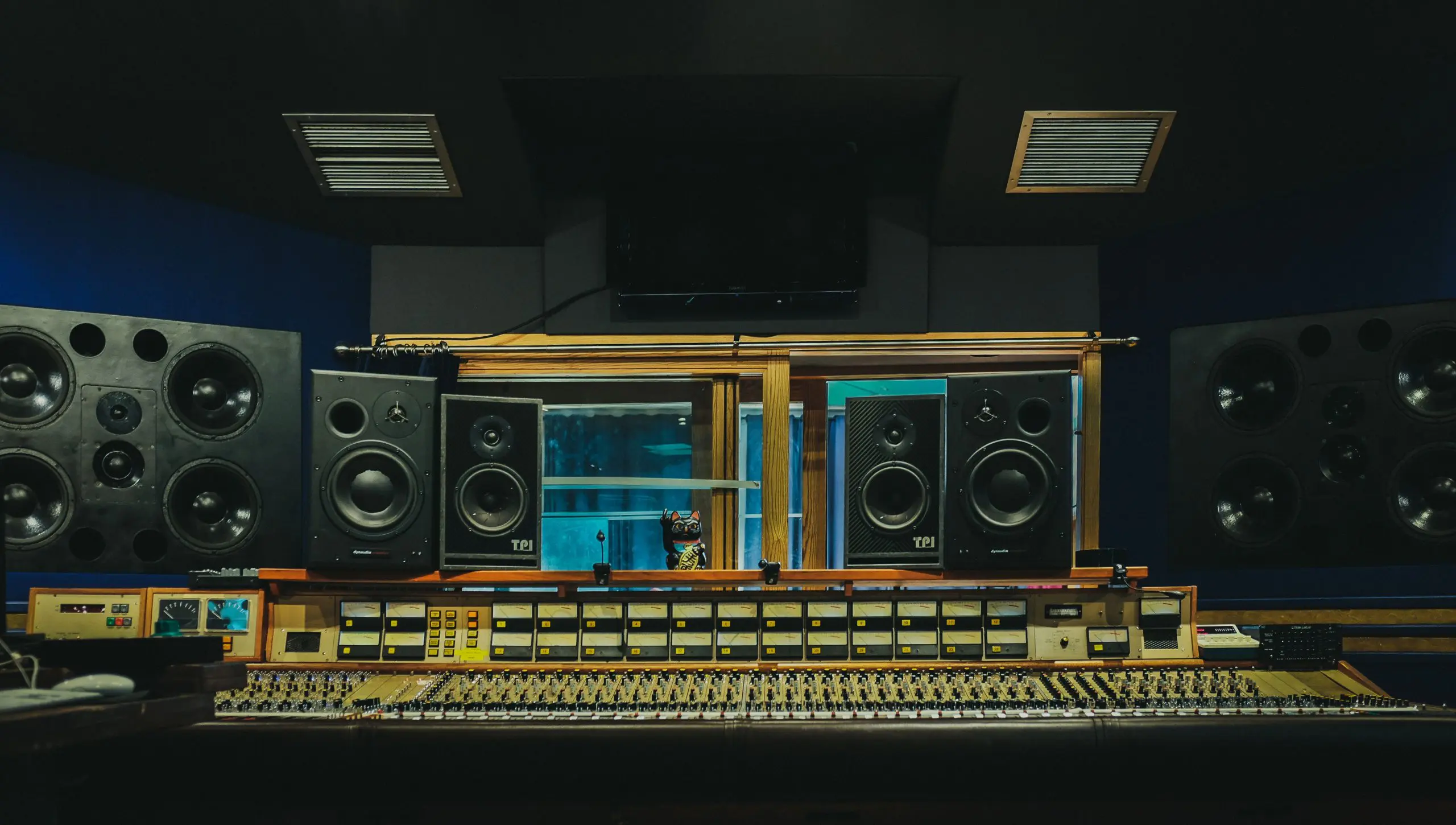 Studio 2 presso il Battery Studios Complex di Londra, un'iniziativa diretta da Alan Moulder e Flood