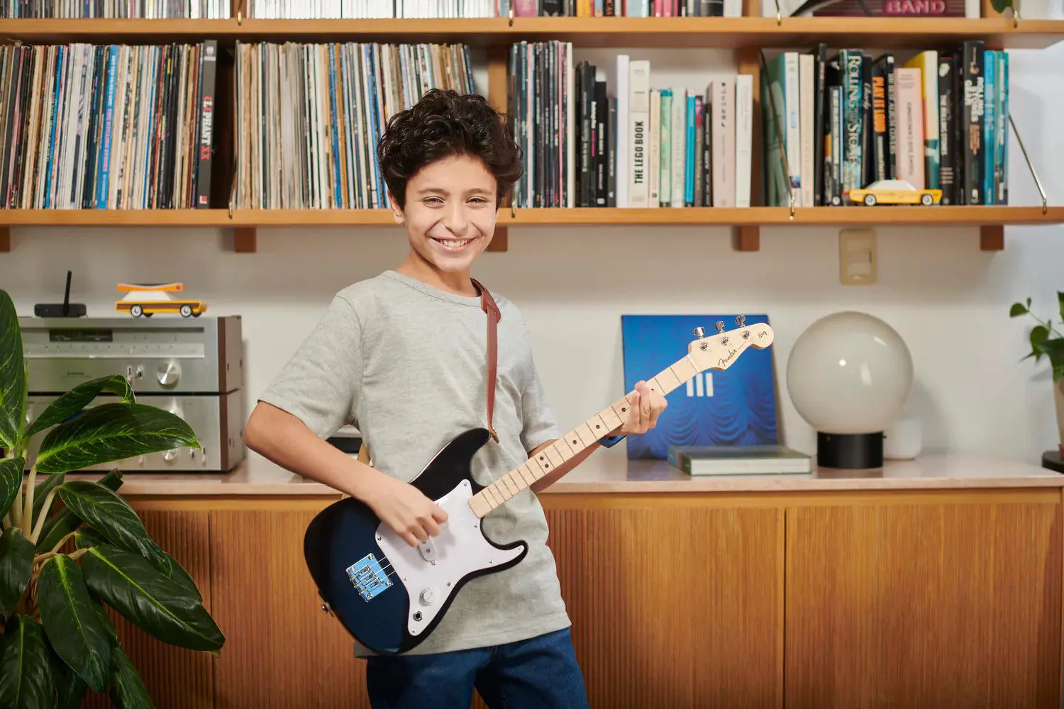 Loog 3-String Stratocaster