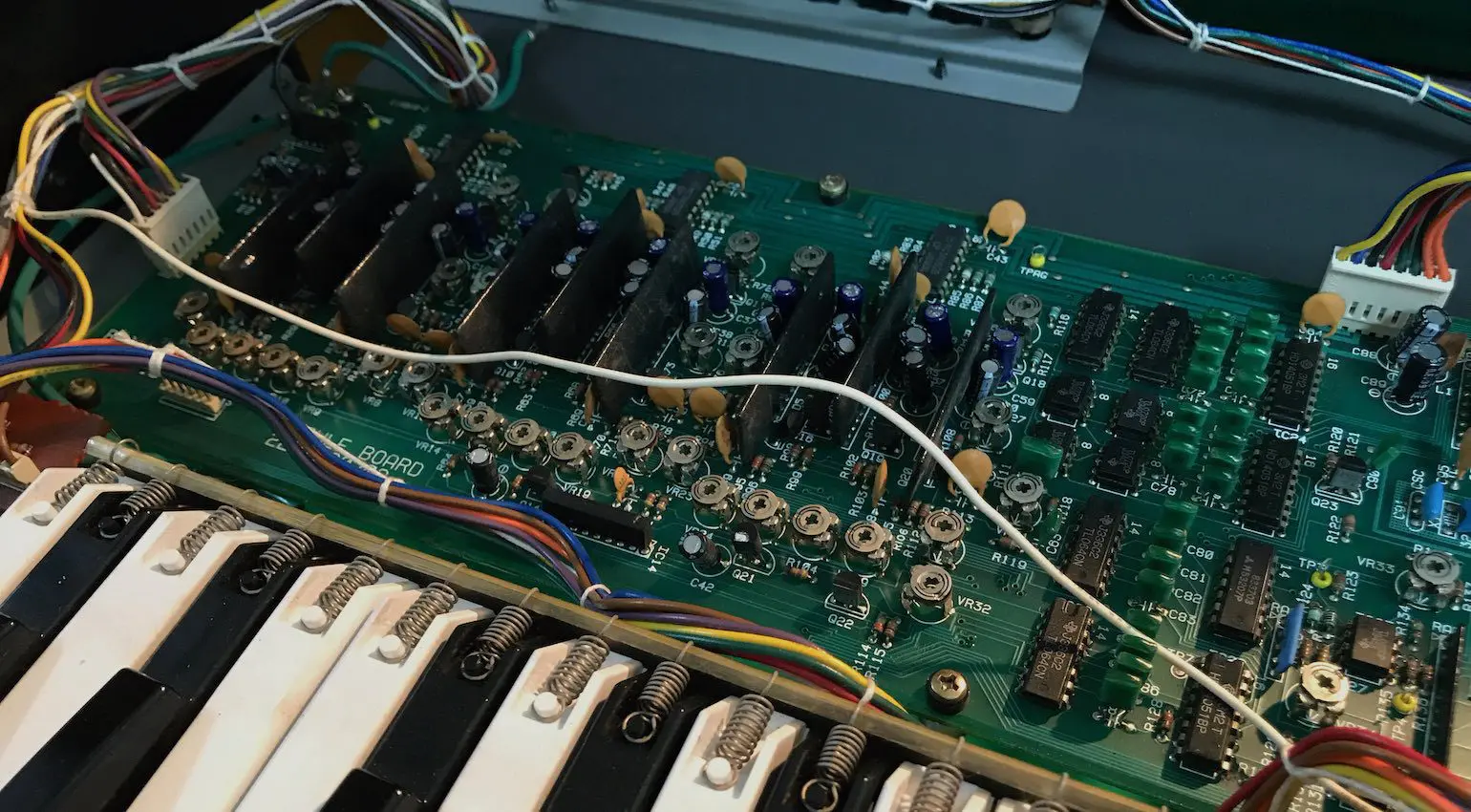 I Chip difettosi all'interno del Juno-106