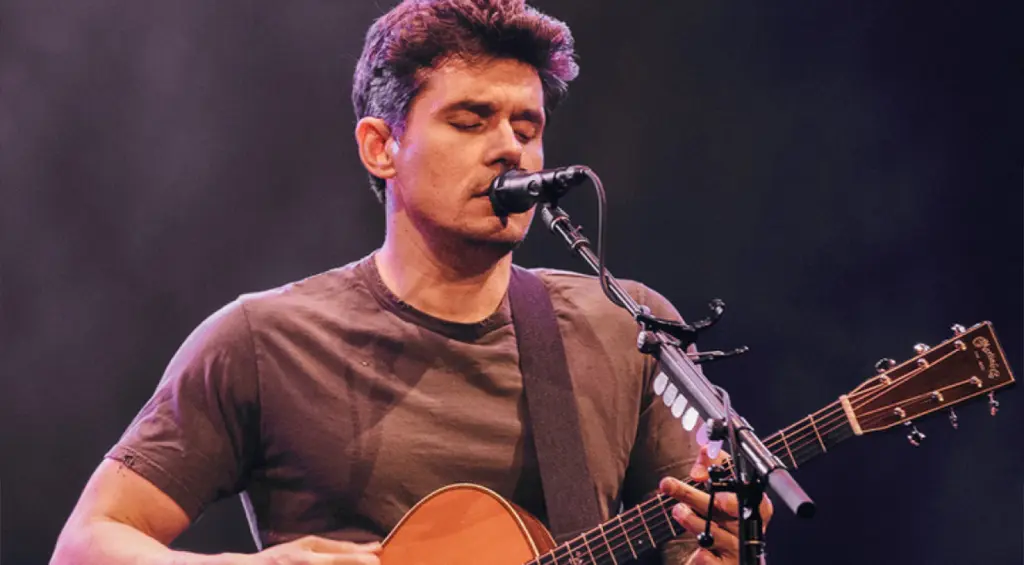 John Mayer e la sua chitarra acustica