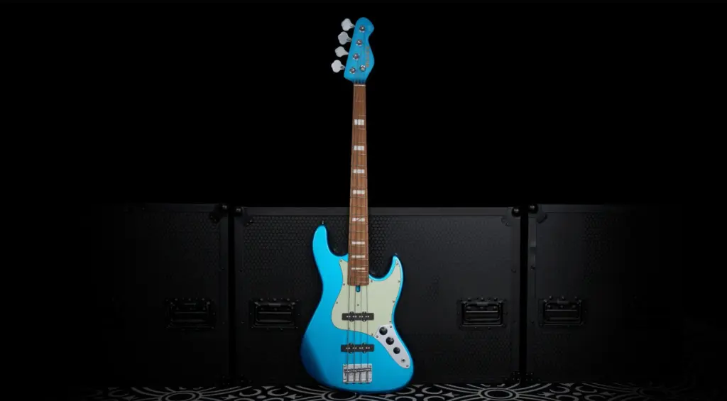 Mooer MBJ 410 Metal: alternativa al jazz bass con un look disco!