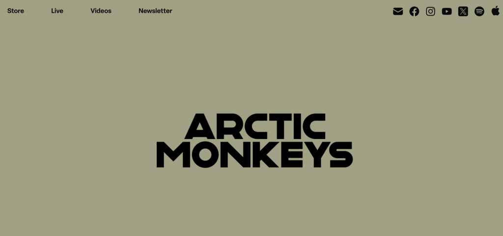 La home page degli Arctic Monkeys