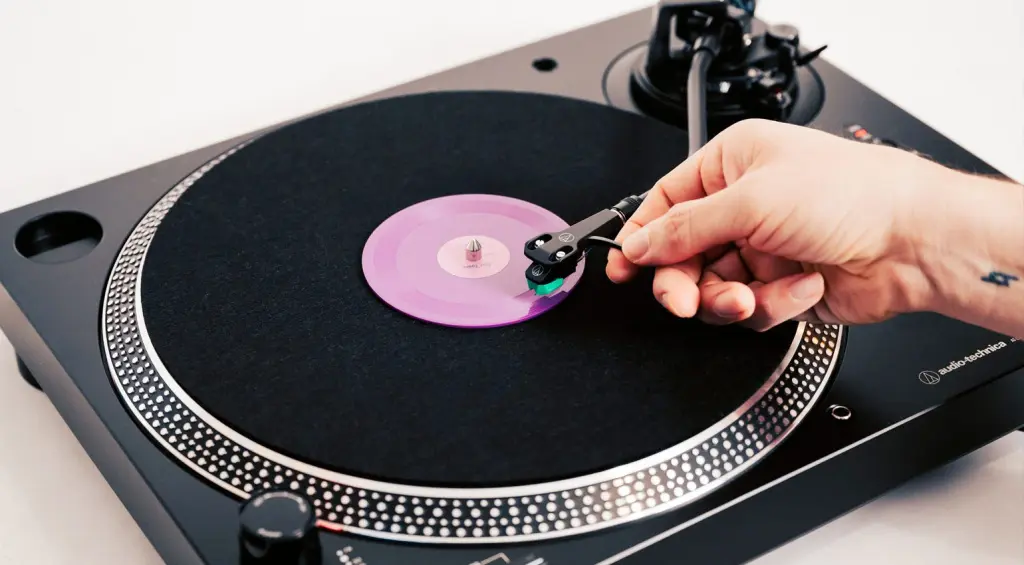 Tiny Vinyl è ancora più piccolo di quanto immagini
