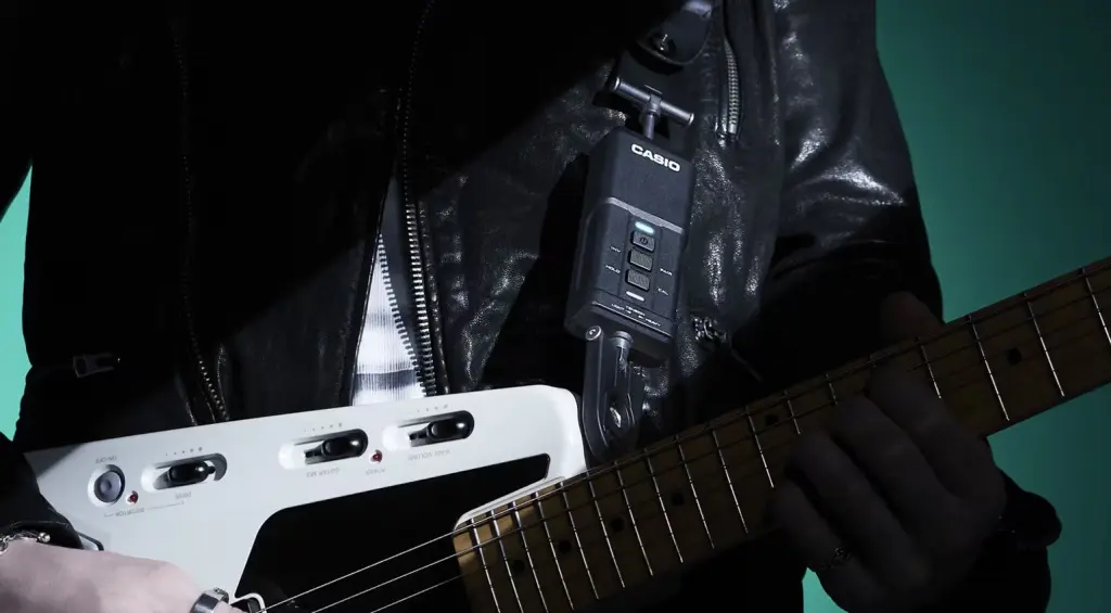 Casio Dimension Shifter applicato alla tracolla