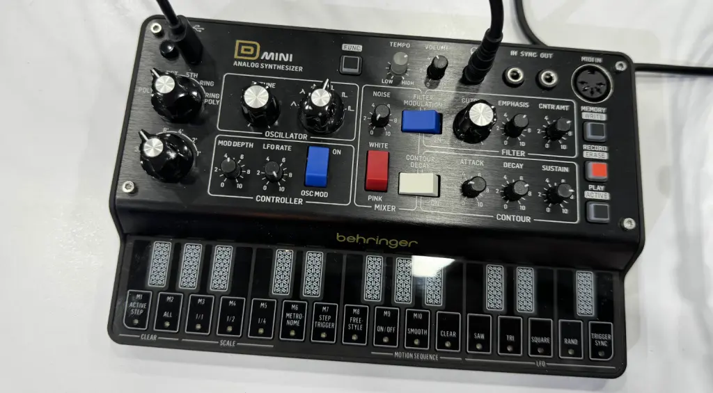Behringer D Mini