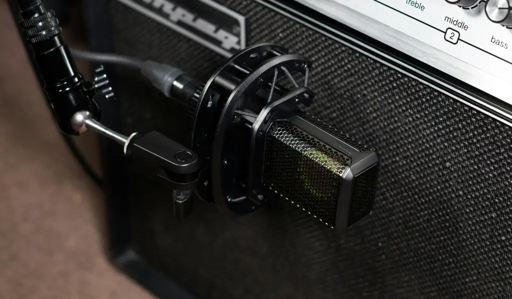 Microfonazione di un Ampeg