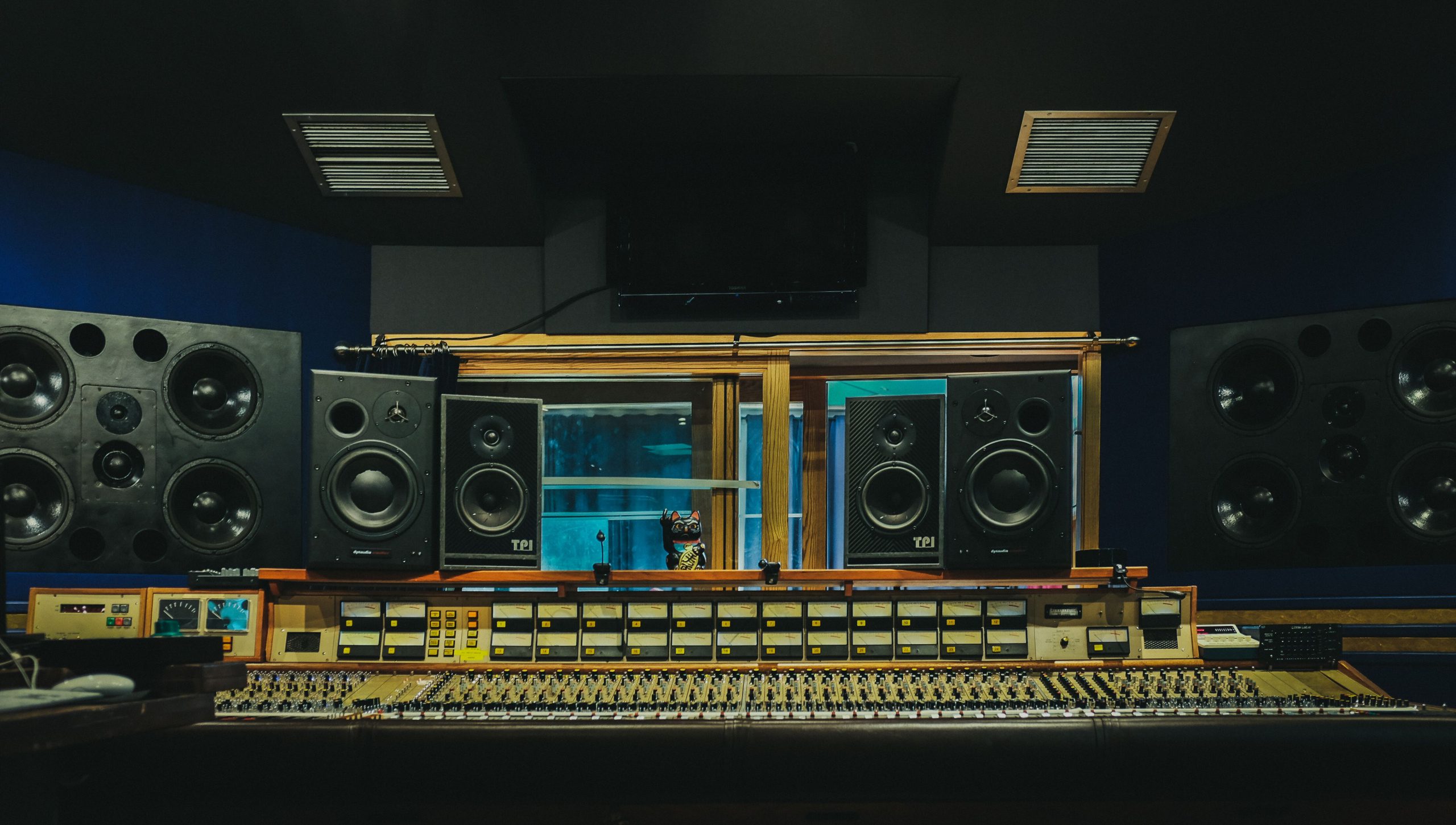 Studio 2 presso il Battery Studios Complex di Londra, un'iniziativa diretta da Alan Moulder e Flood