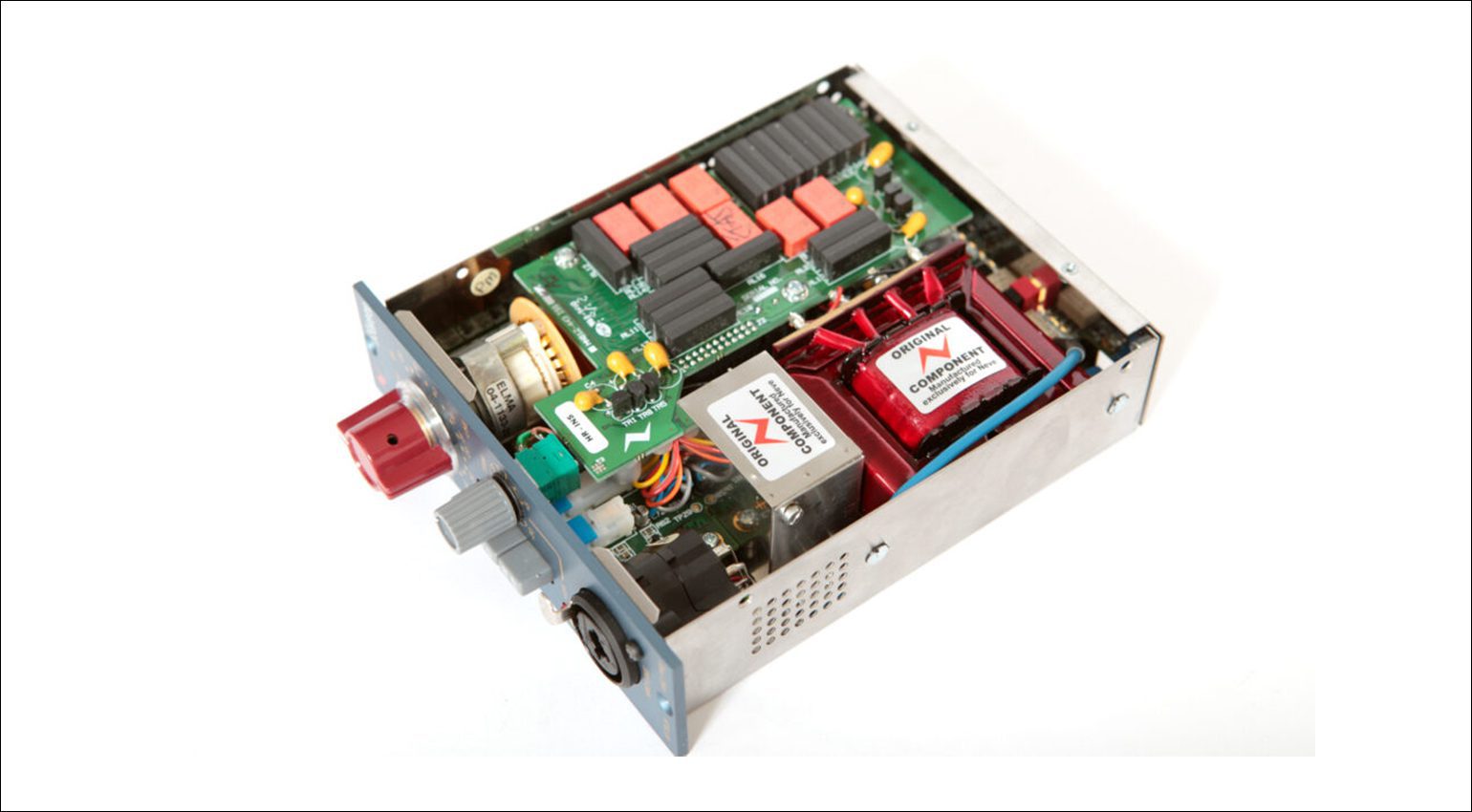 Modulo AMS Neve 1073LB con gli iconici trasformatori]