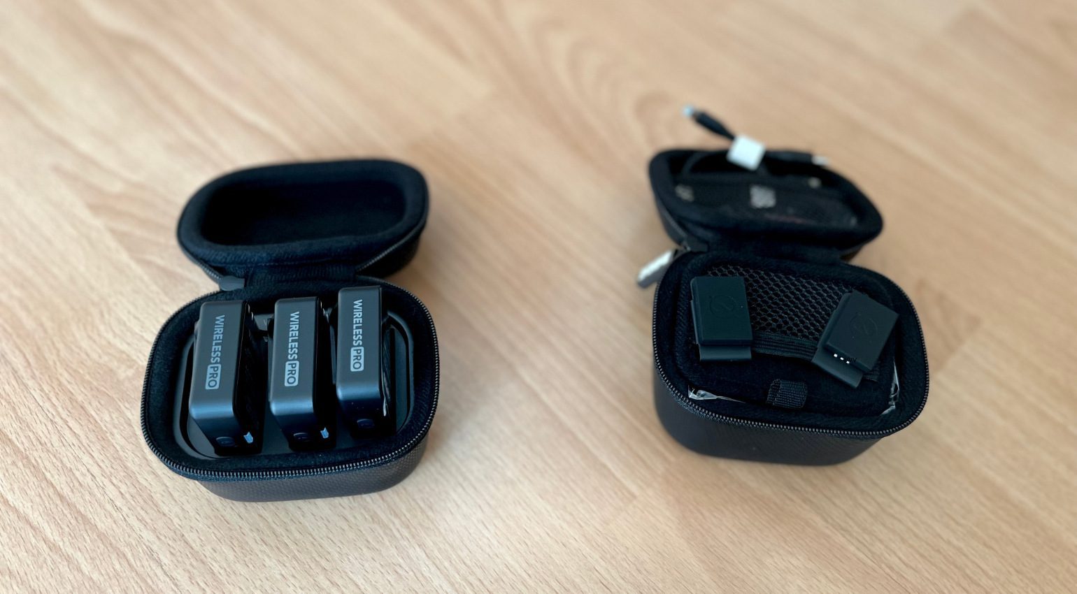 Custodia di ricarica e custodia per gli accessori