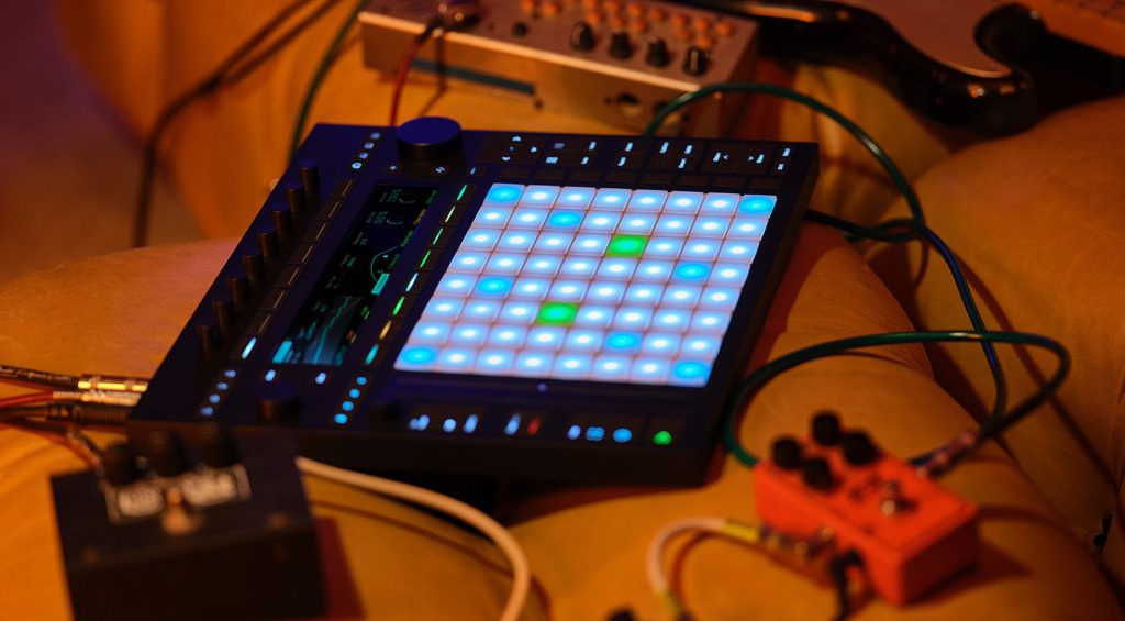 Più dispositivi connessi agli input audio
