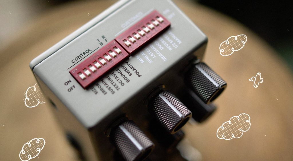 Come quasi tutti i pedali del produttore, anche il Chase Bliss Onwards è dotato di deep switch nella parte superiore