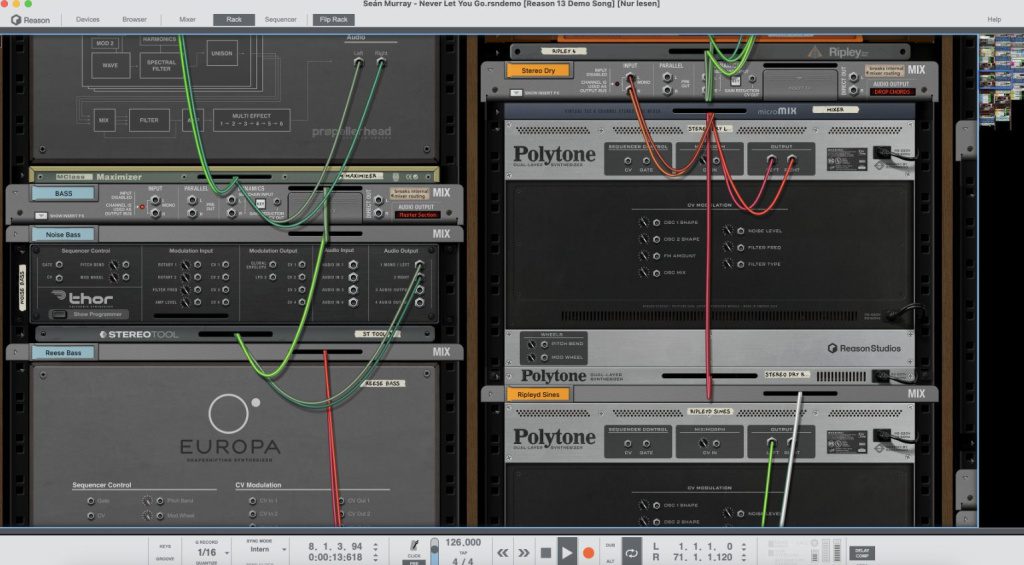 I "cavi" sul retro del rack virtuale