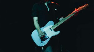 Riff di chitarra di livello intermedio: migliora il tuo modo di suonare