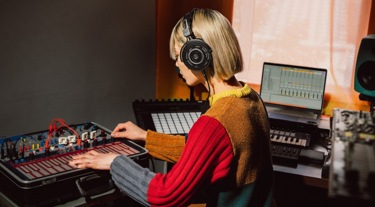 Audio-Technica ATH-R: cuffie aperte alla portata di tutti