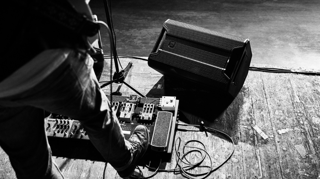 La serie è dedicata a DJ, compagnie di noleggio, professionisti ed artisti