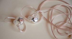 Cuffie In-Ear Monitor: Professionali vs Consumer per Musicisti e Audiofili