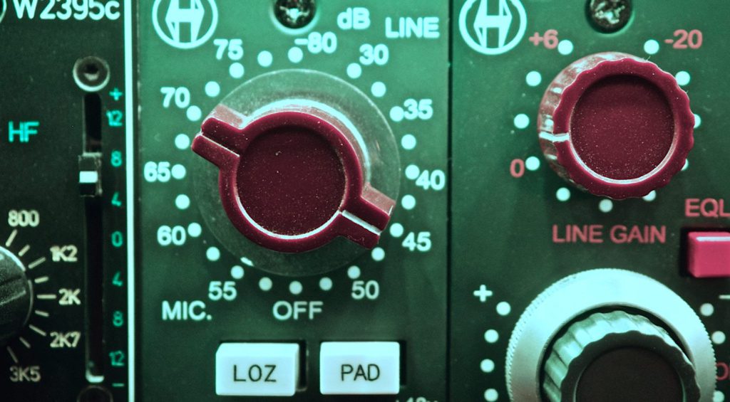 Manopole del gain di un preamplificatore in stile 1073
