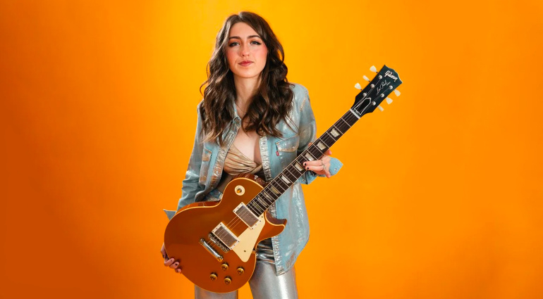 Bella Rayne: dalla chitarra rubata alla Gibson Goldtop 1957