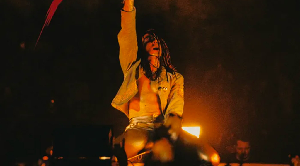 Dal circo felliniano alla trap: il Gran Teatro di Ghali è magia pura