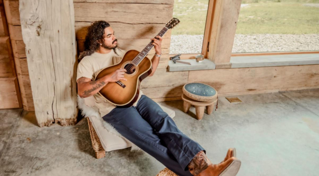 Gibson Light Aged Acoustics: 1929 Nick Lucas Special