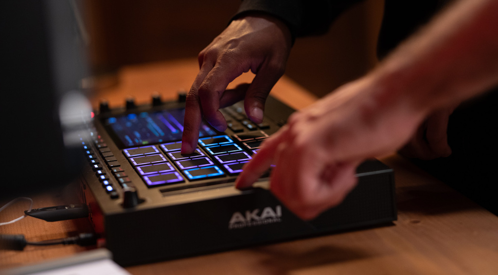 L’MPC Live III aggiunge i pulsanti hardware allo step sequencer