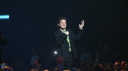 Charlie Puth tira sul palco Jeff Goldblum per una cover geniale