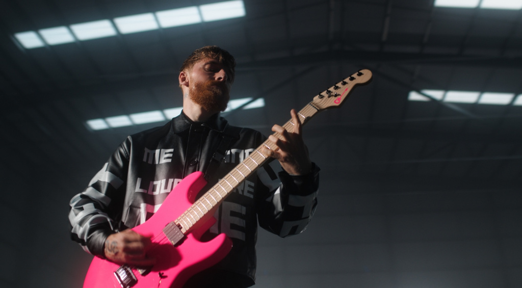 Charvel Sean Long Pro-Mod San Dimas: signature in Hot Pink!