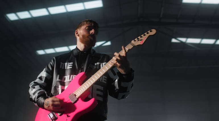 Charvel Sean Long Pro-Mod San Dimas: signature in Hot Pink!