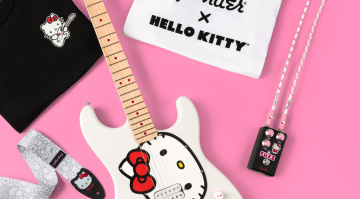 Fender Hello Kitty Fuzz Black: Fuzz nero e Strat bianca!