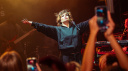 Lola Young annulla il tour: stop anche a Milano