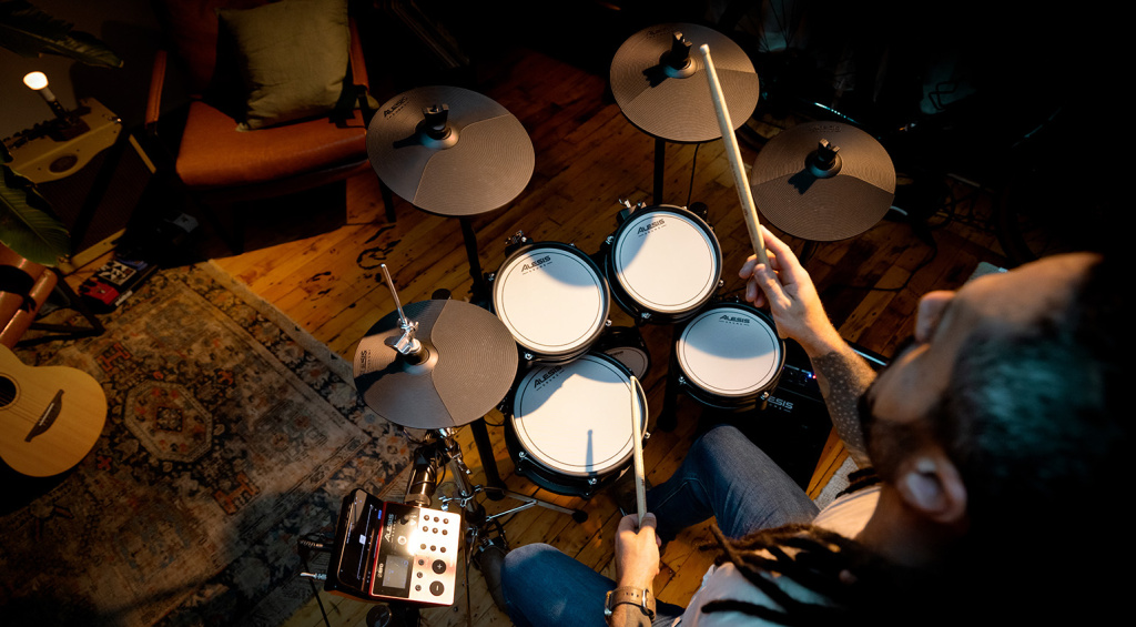 Alesis Nitro Ultimate E-Drums con Pro Amp: feeling reale sia a casa che sul palco!