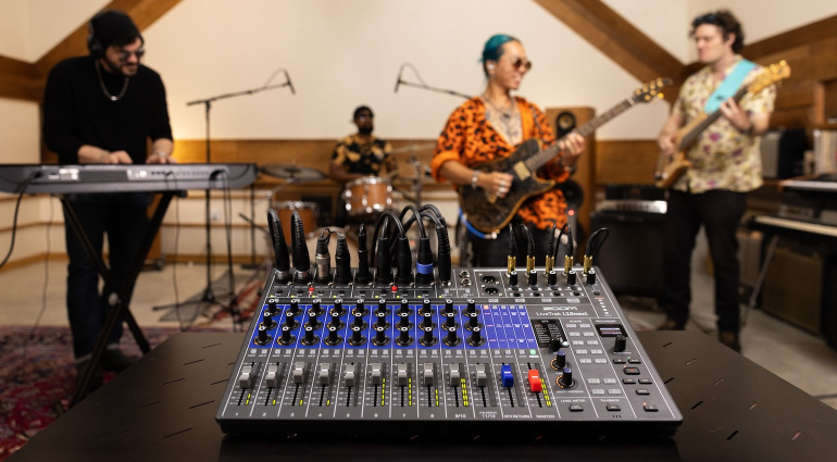 Zoom LiveTrak L12next