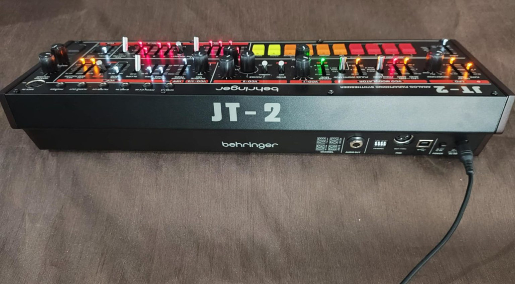 Behringer JT-2 Rear Panel