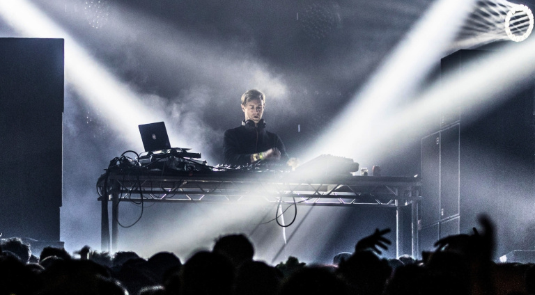 Richie Hawtin aka Plastikman: l’uomo che ha trasformato i Synth in linguaggio techno