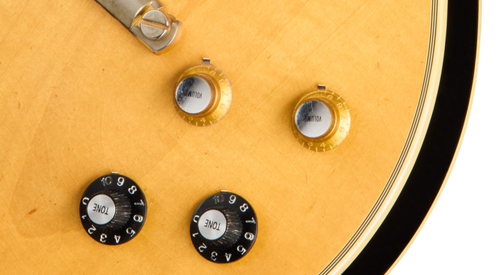 Le manopole dei potenziometri diverse tra loro