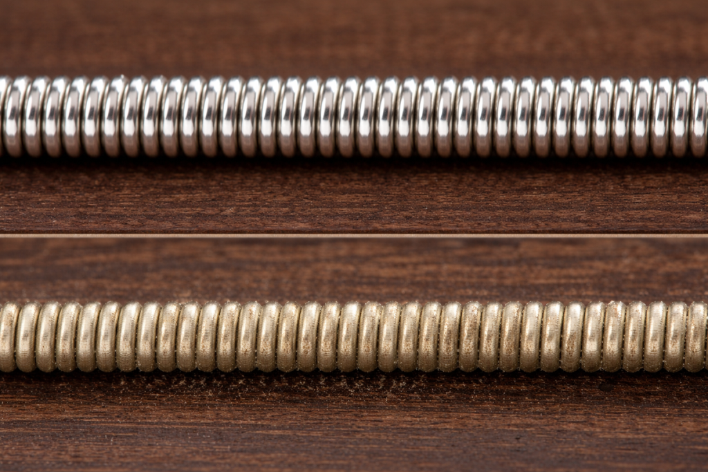 Corde roundwound nuove ed usurate a confronto