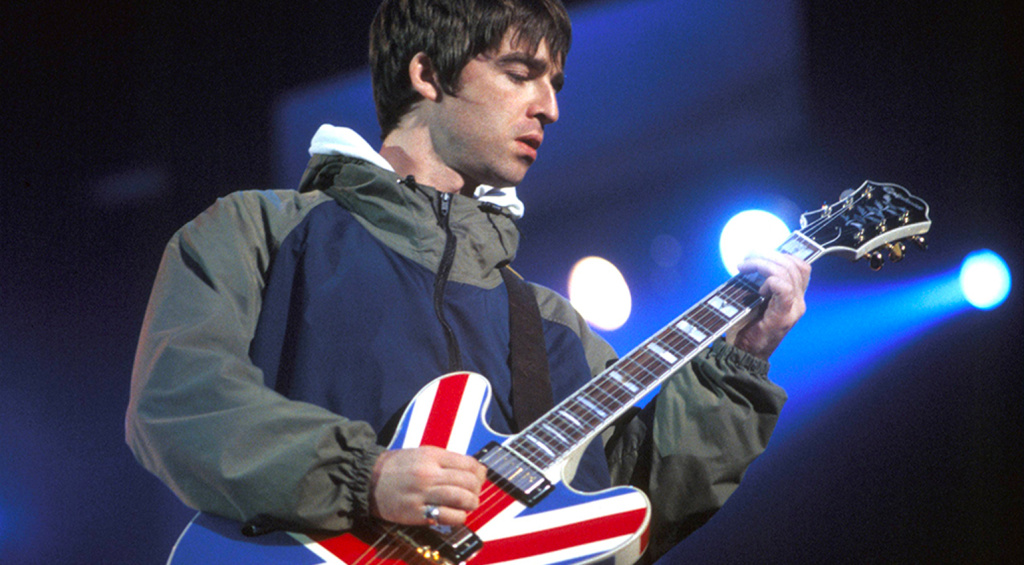 Come gli Oasis conquistarono Maine Road in una notte?