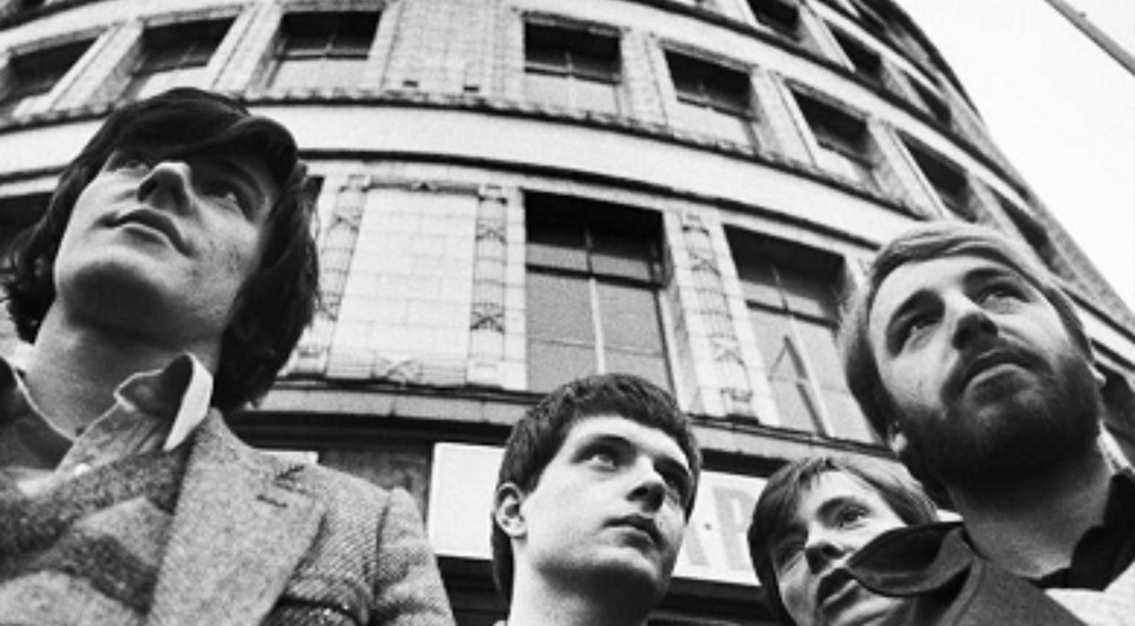 Joy Division: 16 Album Live in Arrivo