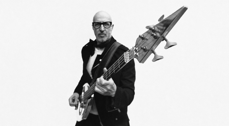 Il giro di basso di Penso Positivo: come Saturnino ha creato un riff iconico – TAB