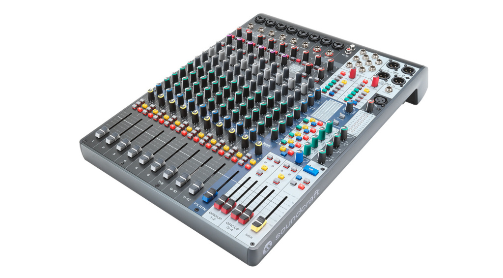 Soundcraft Signature Plus 12