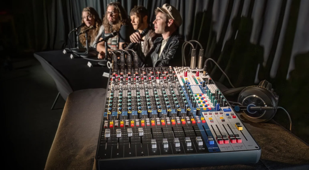 Soundcraft Signature Plus Series