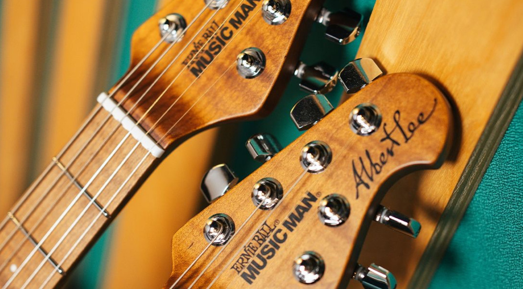 La firma di Albert Lee